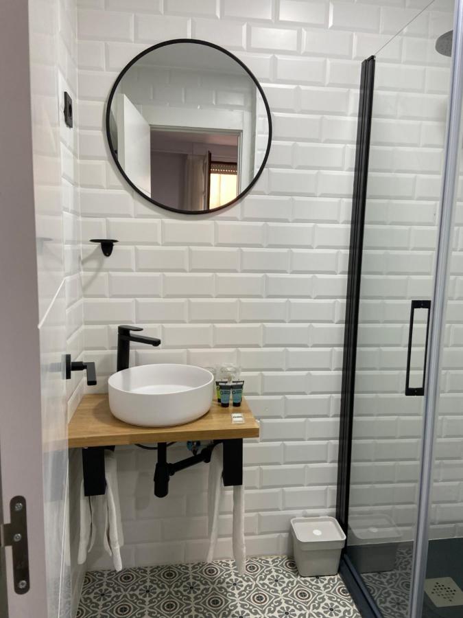 מלון בילבאו Casual Mardones מראה חיצוני תמונה Bathroom at the hotel